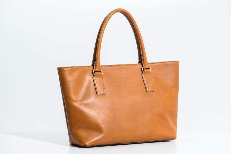 本革男性用トートバッグ | プライベートでもビジネスでも使える