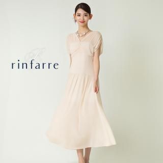 rinfarre tiara ベージュサテンロングドレス　韓国ドレス サテン半袖Vネックミディ/黒木麗奈 - カラードレス