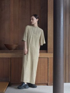 <img class='new_mark_img1' src='https://img.shop-pro.jp/img/new/icons14.gif' style='border:none;display:inline;margin:0px;padding:0px;width:auto;' />Hella<br>CUT JACQUARD DRESS<br>