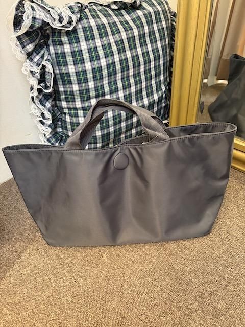 null. ヌル / ボートシェイプナイロンバッグ グレー ボートシェイプ