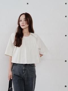 Hella ͽ󥢥ƥ<br>unbrella pleats cropped top<br>