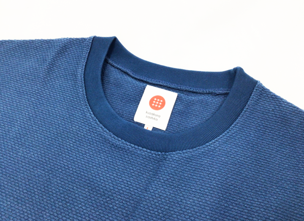 丸首刺子Tシャツ|紺青 - 九櫻刺子オンラインショップ 丸首刺子Tシャツ|紺青 - 九櫻刺子オンラインショップ