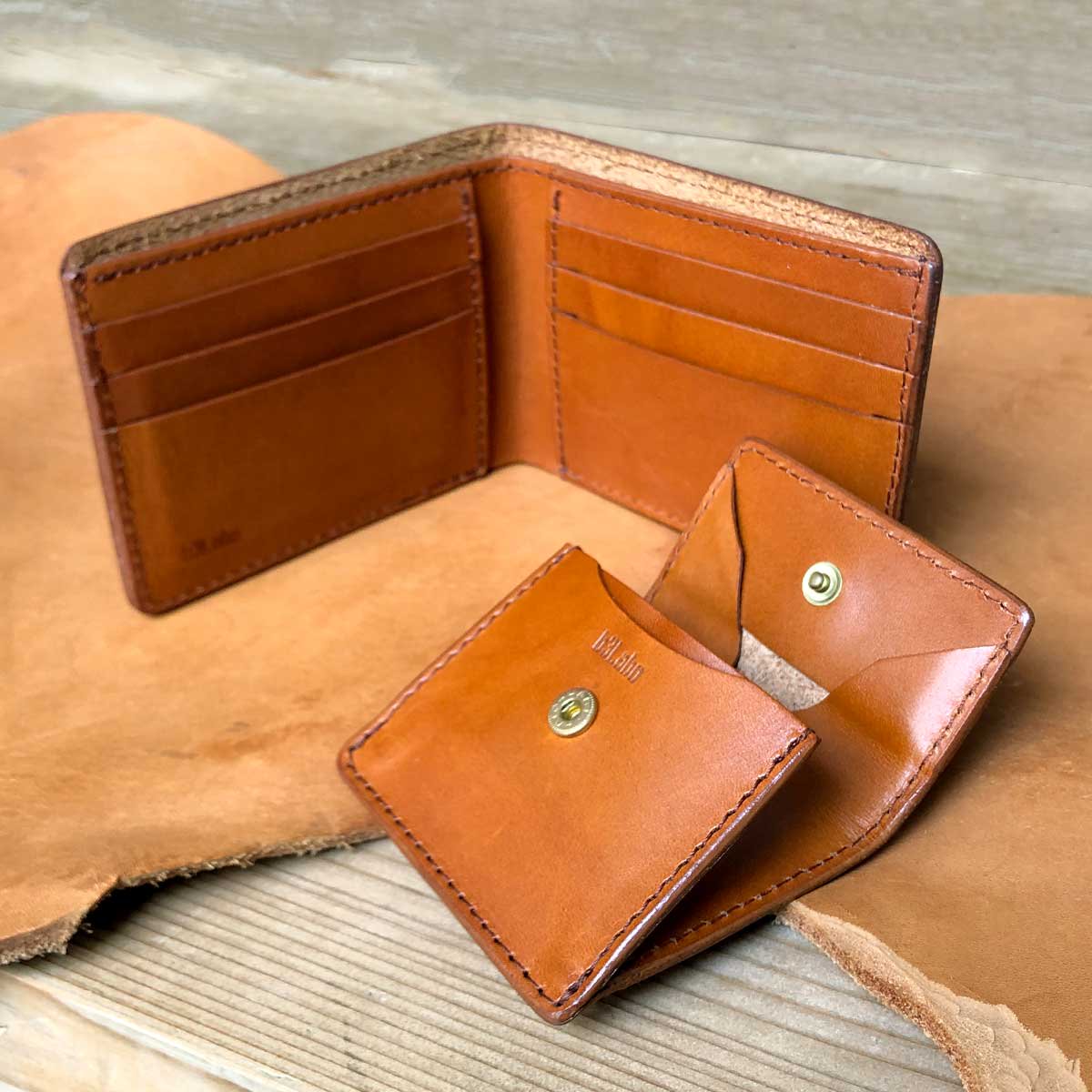 本革製 二つ折り財布（小銭入れ無し/カードのみ）「Calm ショートビルフォードウォレット」（国産栃木レザー） 革工房  b3Labo（ビースリーラボ）