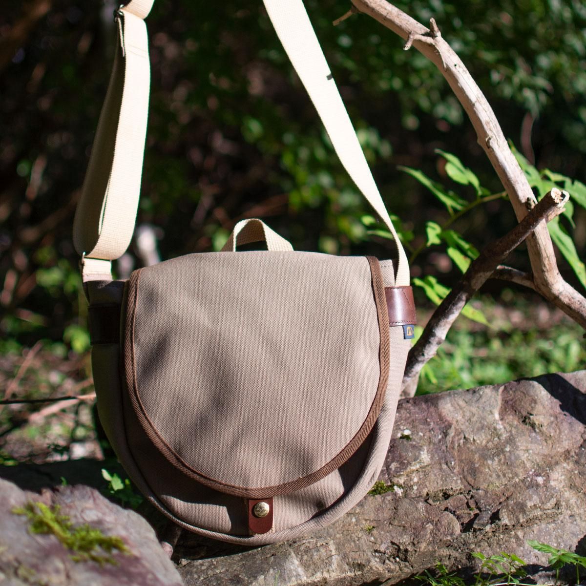 帆布×高級本革製 ショルダーバッグ「ディスクバッグ(シライ 帆布×高級本革製 ショルダーバッグ「ディスクバッグ(シライ