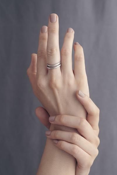 cheerful two line-ring