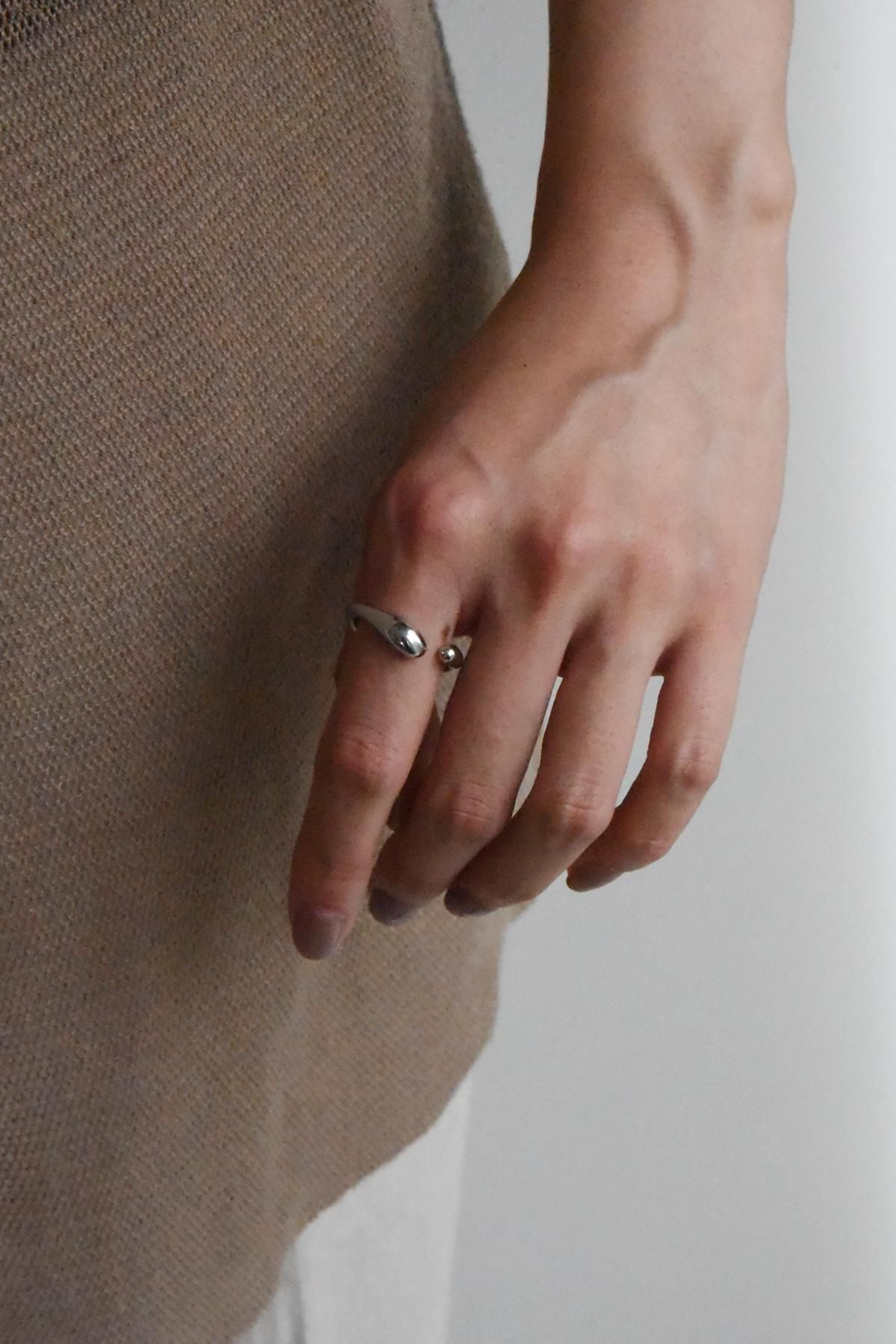 Sculpt Point Ring