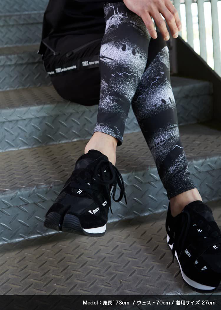 STUD'S】と【LAFEET】のコラボ商品。唯一無二の足袋フォルムと STUD'S】と【LAFEET】のコラボ商品。唯一無二の足袋フォルムと