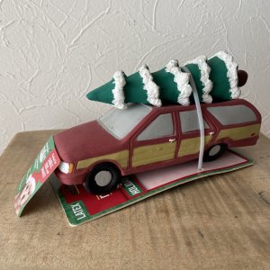 ơ若Multipet Station Wagon with Tree Holiday dog toy