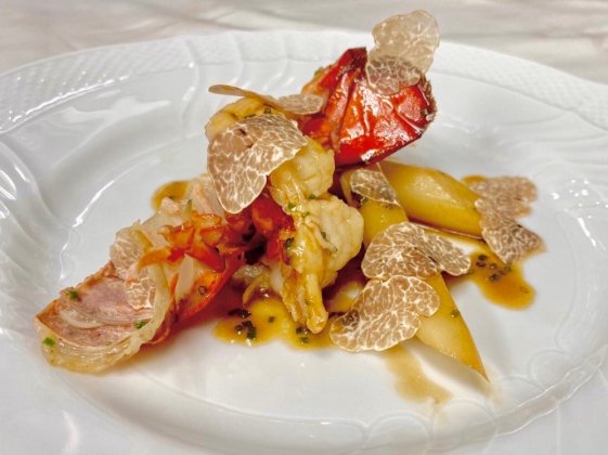 オマール海老と旬菜の焼き蒸し インパデッラ