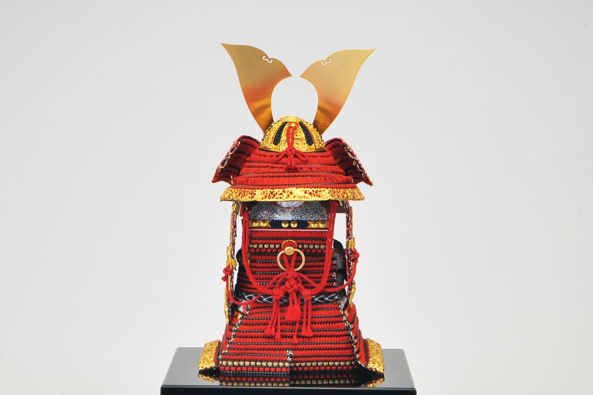【名工✨鈴甲子雄山作】五月人形 子供武者 漆 木製畳棚 平安時代 大鎧 雄山 名工✨鈴甲子雄山作】五月人形 子供武者 漆 木製畳棚 平安