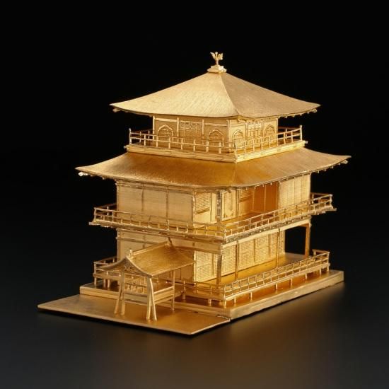 VAN様専用】金閣寺 置物 金属製 ケース入り - メルカリ