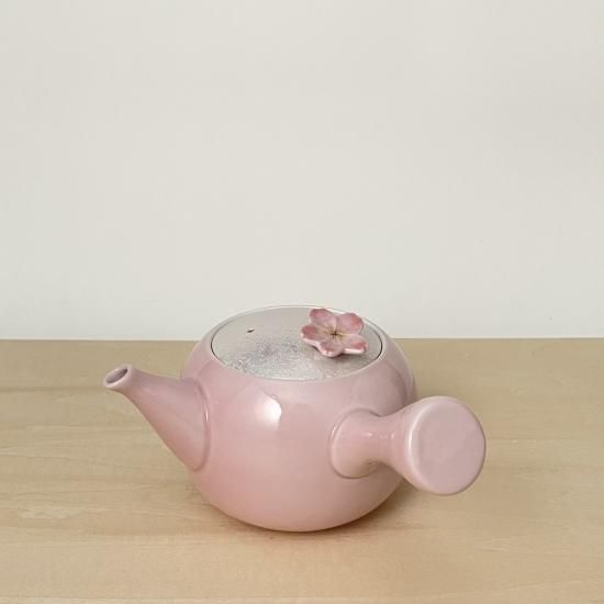 薄ピンク釉虹彩桜 桜つまみ丸小急須 - 有田焼窯元 田清窯オンライン