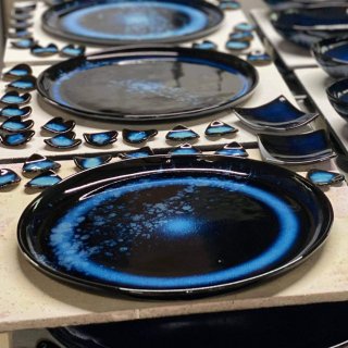 小石原焼 小石原焼き 藍釉ラウンドプレート 大皿 平皿 ワンプレート皿 28cm 秀山窯 陶器 器 NHK イッピンで紹介されました shuzan-001