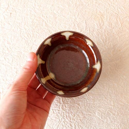 ちゃー様　新品　陶器　陶芸作家　豆皿 梶原慶治 取り皿 陶芸作品 たい 個人陶芸家 小皿 おしんこ皿 魚