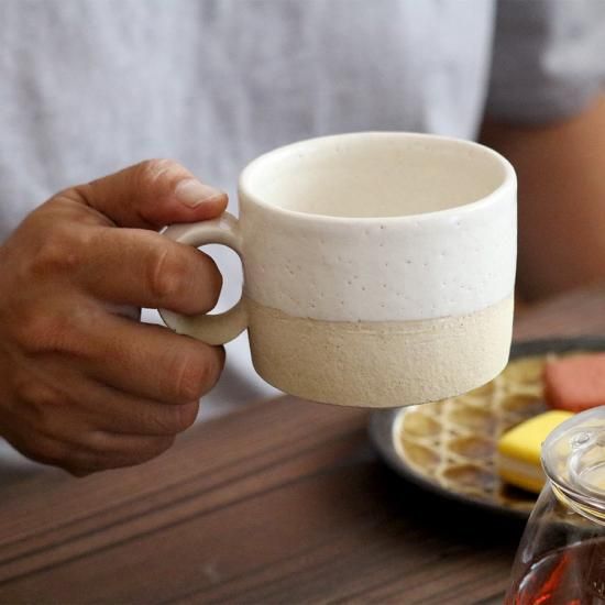 土冶器質 カップ 白(陶芸品) 土冶器質 カップ 白(陶芸品)