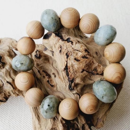 屋久杉(やくすぎ)】【ライトカラーブルークォーツ(水色水晶)】六芒星