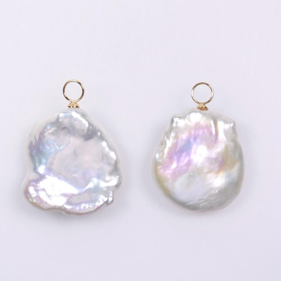 K18YG 無核淡水真珠 チャーム