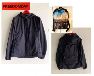 <strong>＜ 65％OFF ＞<br>【 FREEDOM DAY（フリーダムデイ）】</strong><br>フーテッドジャケット リュック一体化 [ size：M ]
