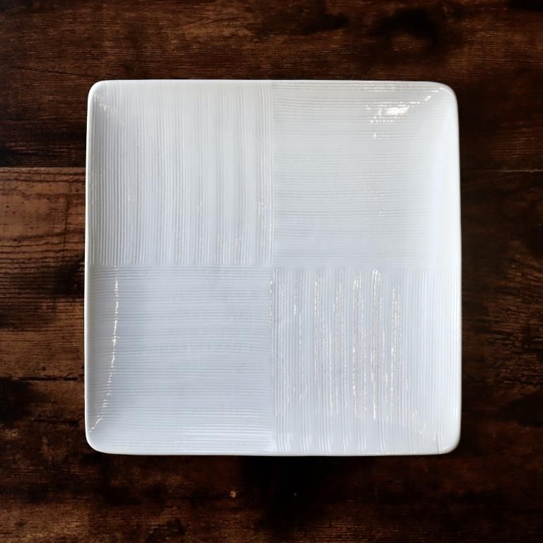 角皿 白磁市松櫛目彫り正角皿 - 陶舗サノヤ「オンラインストア」