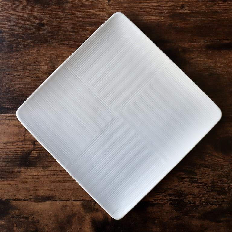 白磁市松櫛目彫り正角皿 - 陶舗サノヤ「オンラインストア」