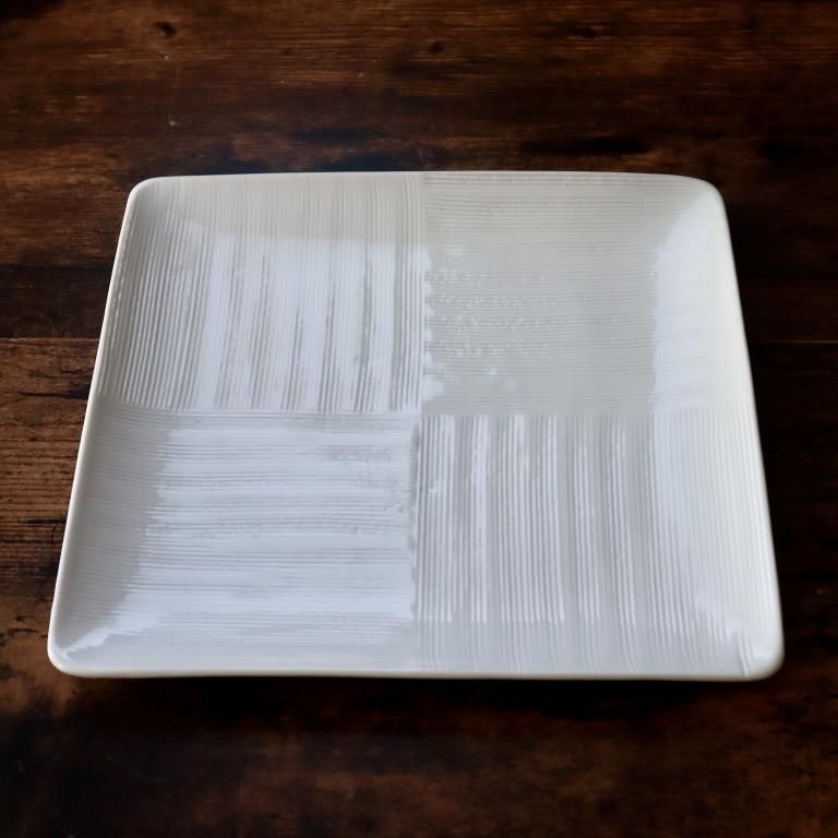 白磁市松櫛目彫り正角皿 - 陶舗サノヤ「オンラインストア」