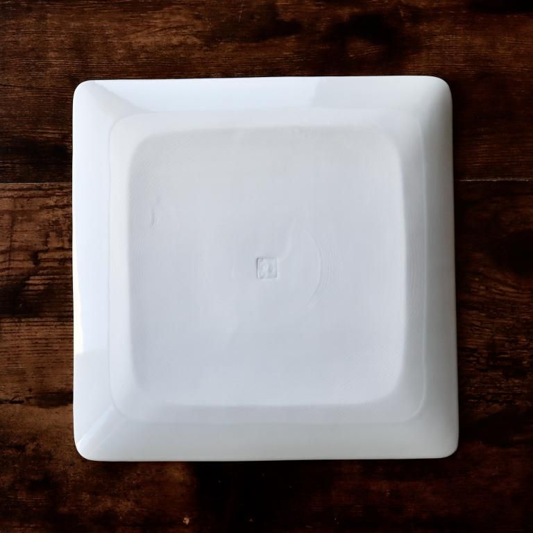 白磁市松櫛目彫り正角皿 - 陶舗サノヤ「オンラインストア」