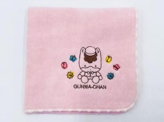 リネン刺繍ハンカチ】3匹のパグ / 箱入り | 粒あん図案室