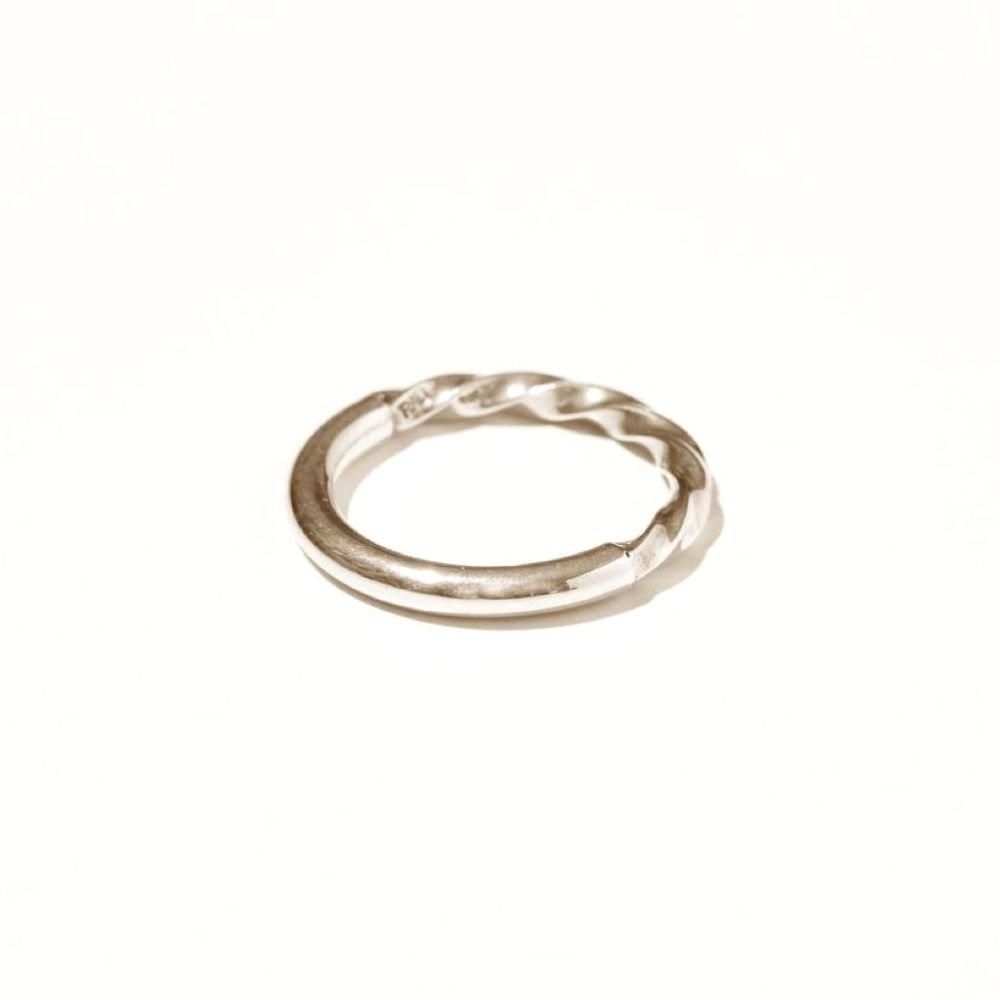 RADIALL 「TWIST NARROW PINKY RING - ピンキーリング 」 - Mate-N-Raw RADIALL 「TWIST NARROW PINKY RING - ピンキーリング 」 - Mate-N-Raw