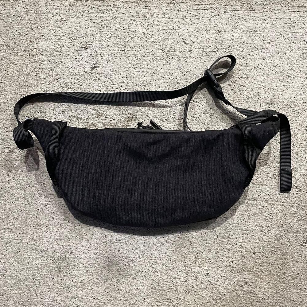 CMF OUTDOOR GARMENT 「FANNY PACK - ミニマルウエストバッグ