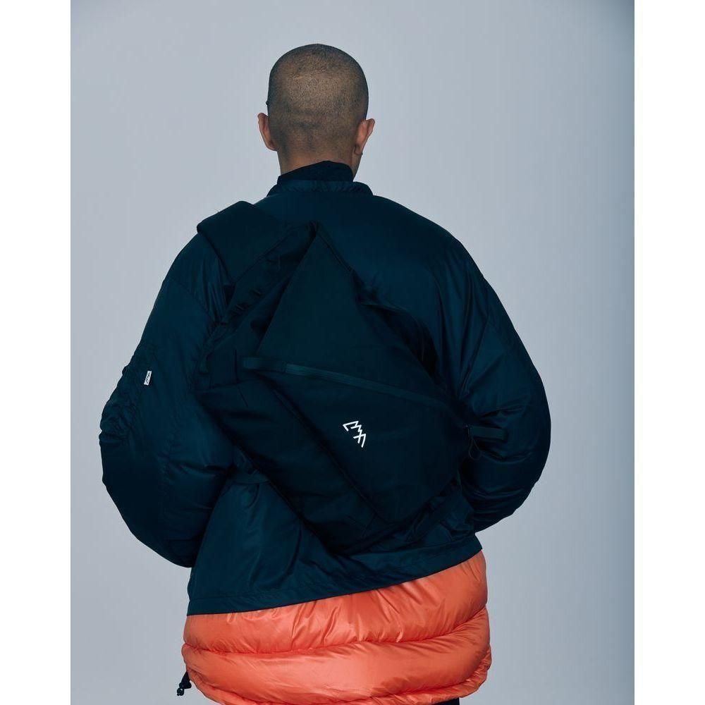 【美品】CMFアウトドアガーメント　メッセンジャーバッグ COMFY OUTDOOR GARMENT CMF バッグ 斜め掛け アウトドアガーメント