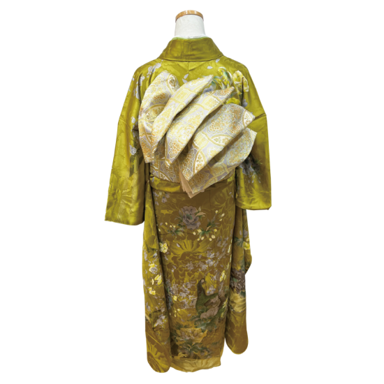 振袖 鶯色 牡丹 華徒然 山本寛斎 - 東京着物 結鶴