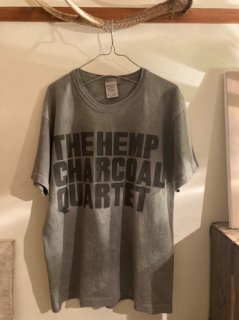 <img class='new_mark_img1' src='https://img.shop-pro.jp/img/new/icons1.gif' style='border:none;display:inline;margin:0px;padding:0px;width:auto;' />[ HEMP CHARCOAL QUARTET ]  Short Sleeve Crew Tee L