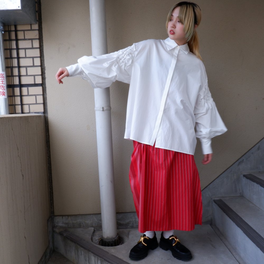 <img class='new_mark_img1' src='https://img.shop-pro.jp/img/new/icons1.gif' style='border:none;display:inline;margin:0px;padding:0px;width:auto;' />【CREATE CLAIR】SMOKING SLEEVE BLOUSE(OFF WHITE)