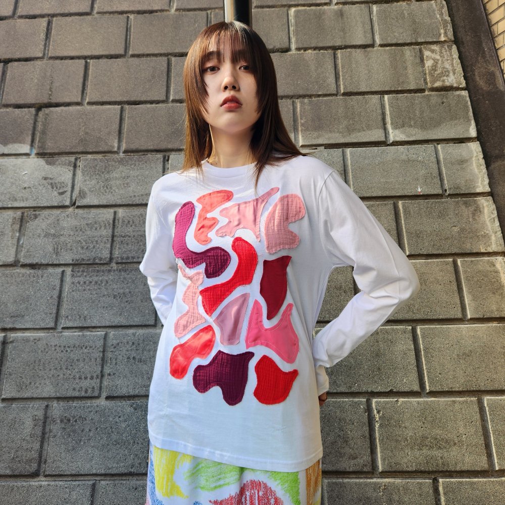 <img class='new_mark_img1' src='https://img.shop-pro.jp/img/new/icons1.gif' style='border:none;display:inline;margin:0px;padding:0px;width:auto;' />TYPICAL FREAKSRED PALETTE LONG SLEEVES TOP