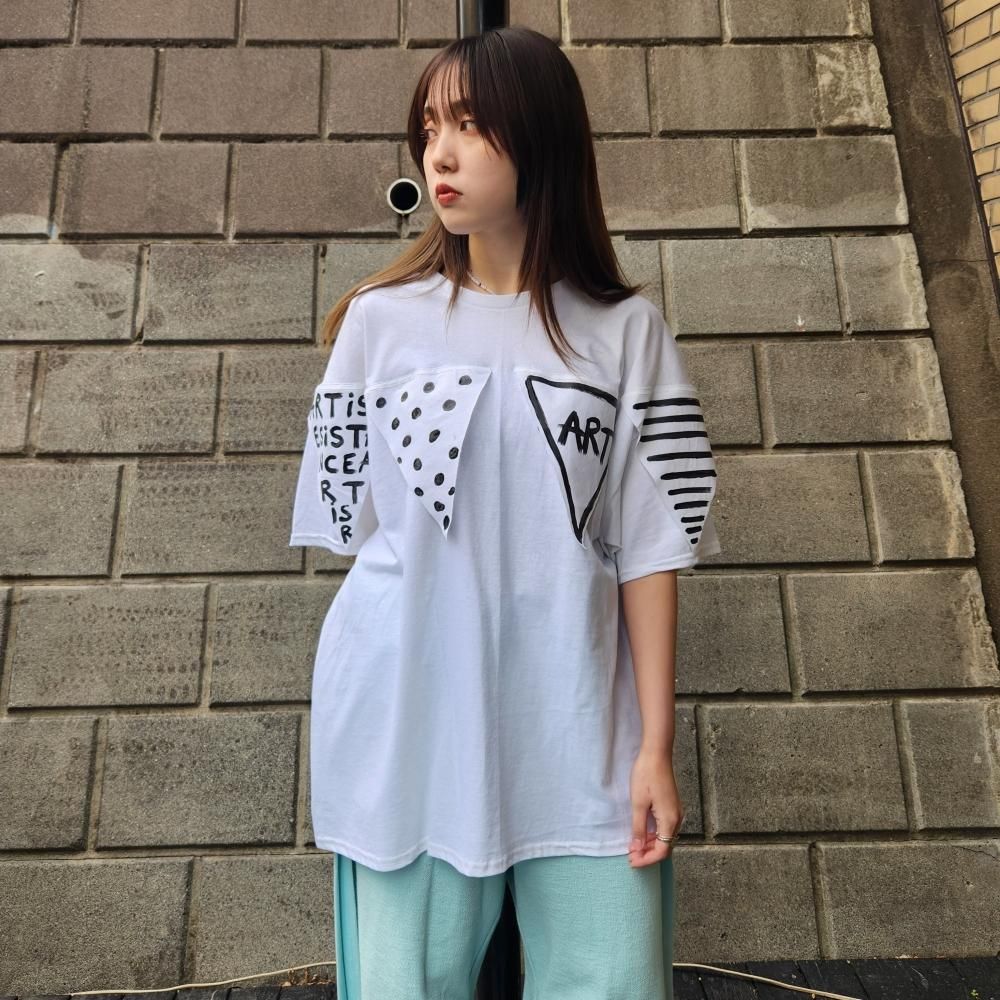 <img class='new_mark_img1' src='https://img.shop-pro.jp/img/new/icons1.gif' style='border:none;display:inline;margin:0px;padding:0px;width:auto;' />NACO PARISOVERSIZED KERMESS T-SHIRT