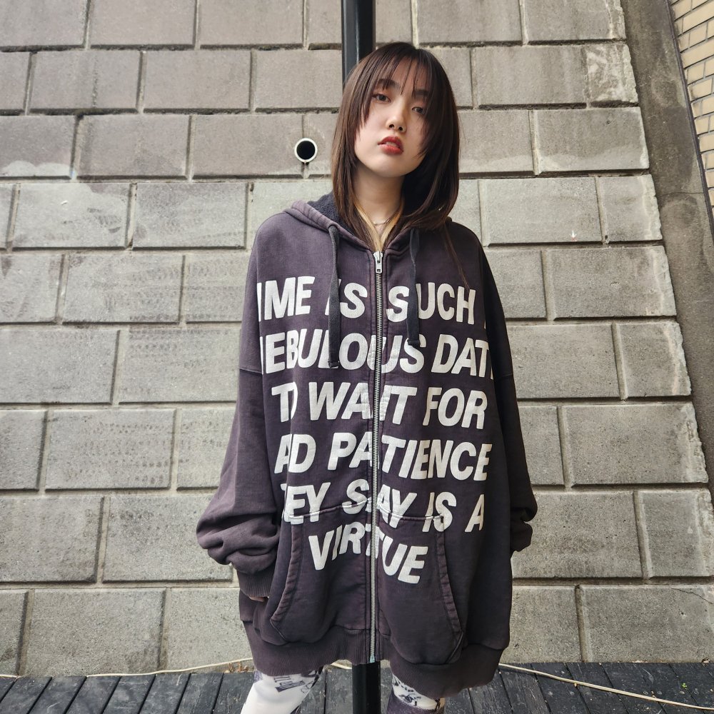 <img class='new_mark_img1' src='https://img.shop-pro.jp/img/new/icons1.gif' style='border:none;display:inline;margin:0px;padding:0px;width:auto;' />VAQUERAWOMENS GIANT ZIP UP HOODIE