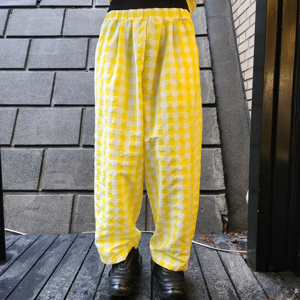 <img class='new_mark_img1' src='https://img.shop-pro.jp/img/new/icons1.gif' style='border:none;display:inline;margin:0px;padding:0px;width:auto;' />GALLEGO DESPORTES ELASTIC PANTS RELAXED FITYELLOW