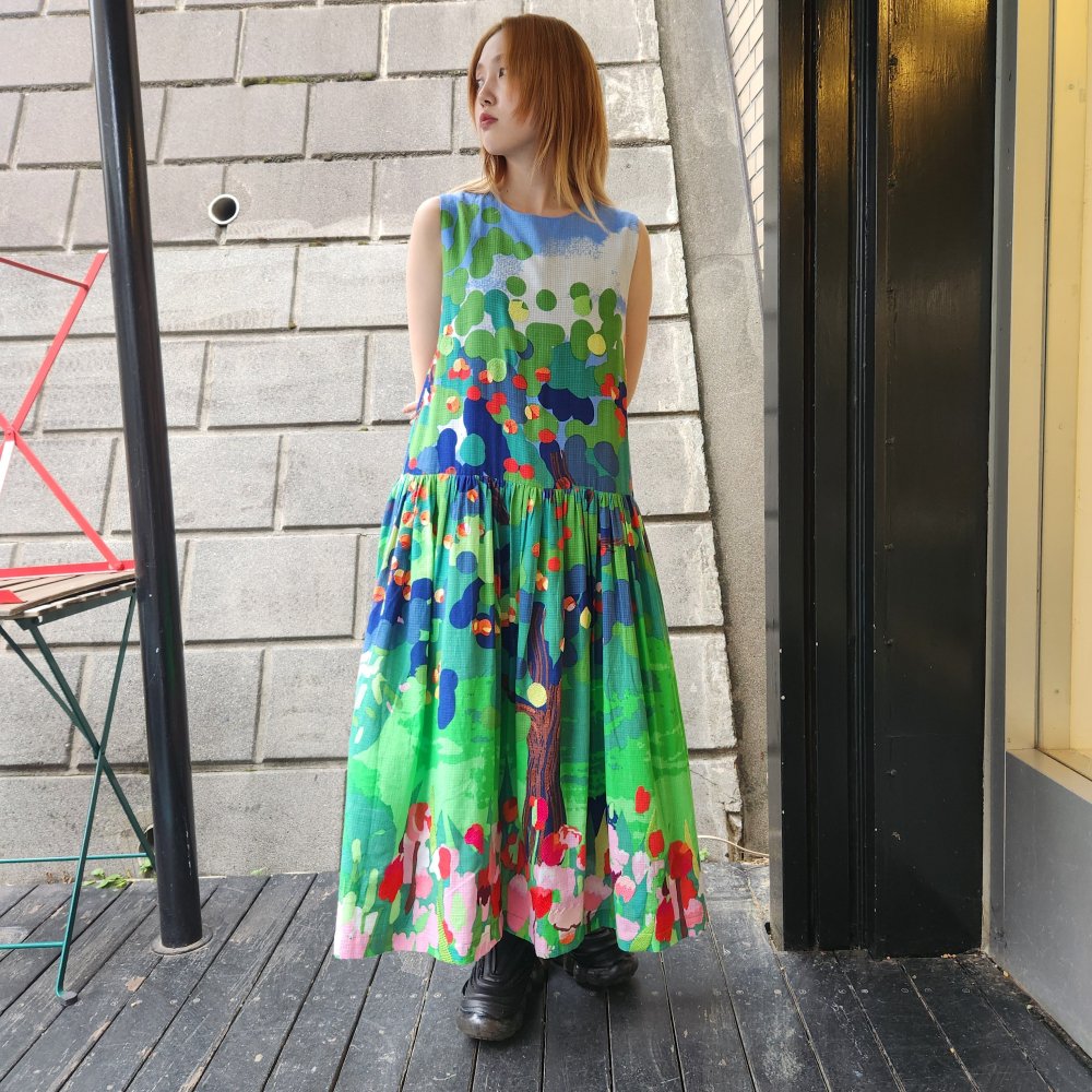 <img class='new_mark_img1' src='https://img.shop-pro.jp/img/new/icons1.gif' style='border:none;display:inline;margin:0px;padding:0px;width:auto;' />miiۡHAND EMBROIDERED PRINTED COTTON DRESS 