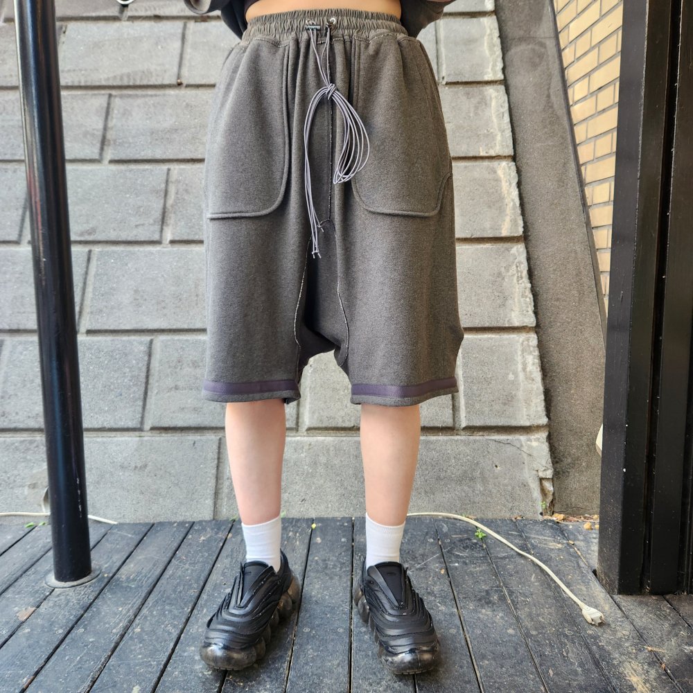 <img class='new_mark_img1' src='https://img.shop-pro.jp/img/new/icons1.gif' style='border:none;display:inline;margin:0px;padding:0px;width:auto;' />ASPARAGUS INSIDE OUT BAGGY SHORT PANTS (GRAY)