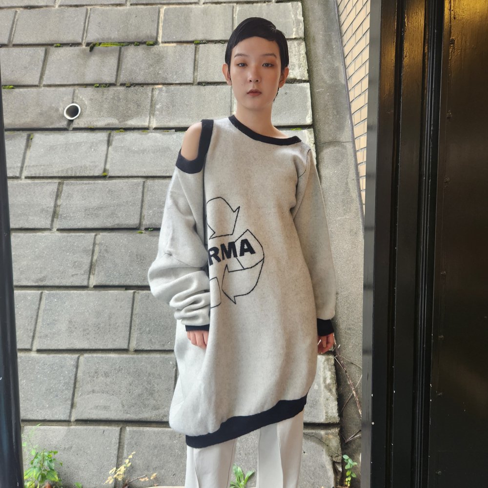 <img class='new_mark_img1' src='https://img.shop-pro.jp/img/new/icons1.gif' style='border:none;display:inline;margin:0px;padding:0px;width:auto;' />CHOW des HOMME DOUBLE COLLAR KNITTEDSWEATER