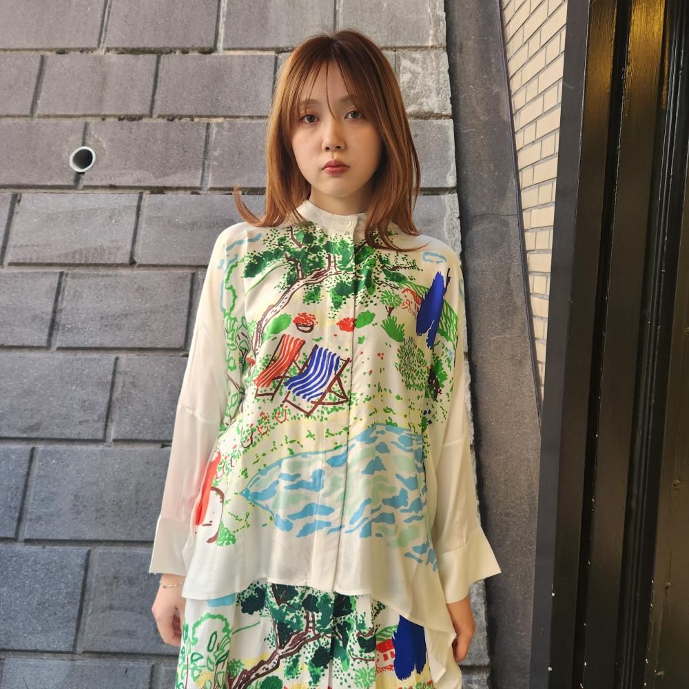 <img class='new_mark_img1' src='https://img.shop-pro.jp/img/new/icons1.gif' style='border:none;display:inline;margin:0px;padding:0px;width:auto;' />mii PRINTED SILK KAFTAN SHIRT