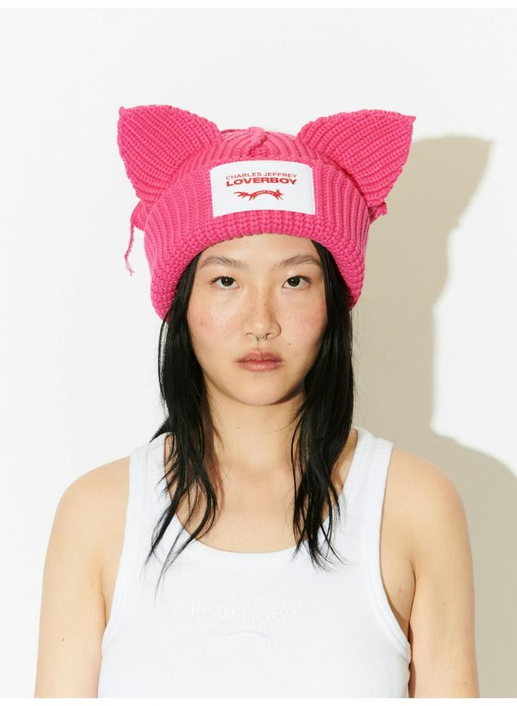 <img class='new_mark_img1' src='https://img.shop-pro.jp/img/new/icons1.gif' style='border:none;display:inline;margin:0px;padding:0px;width:auto;' />CHARLES JEFFEREY LOVERBOYCHUNKY EARS BEANIE(PINK)