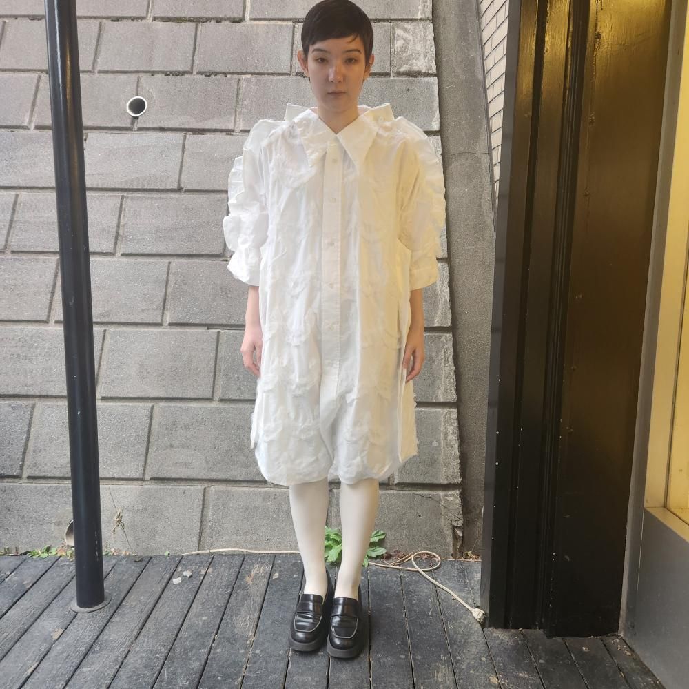 <img class='new_mark_img1' src='https://img.shop-pro.jp/img/new/icons1.gif' style='border:none;display:inline;margin:0px;padding:0px;width:auto;' />BASEMARKEMBROIDERY LONG SHIRTS(WHITE)