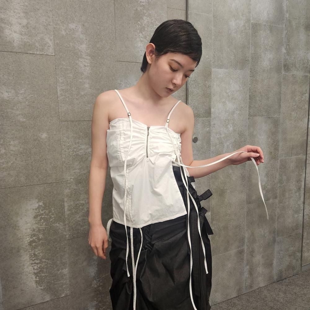 <img class='new_mark_img1' src='https://img.shop-pro.jp/img/new/icons1.gif' style='border:none;display:inline;margin:0px;padding:0px;width:auto;' />CREATE CLAIRDEFORMATION GATHER BUSTIER(WHITE)