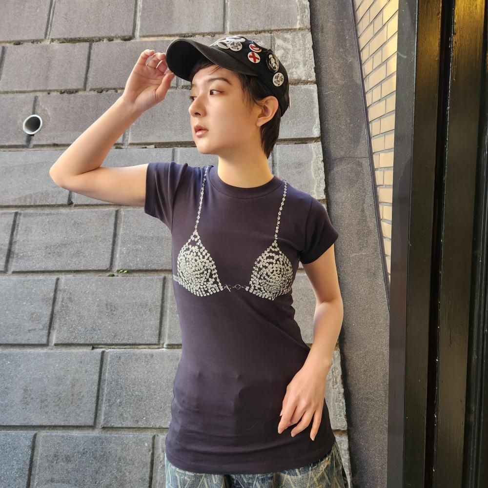 <img class='new_mark_img1' src='https://img.shop-pro.jp/img/new/icons1.gif' style='border:none;display:inline;margin:0px;padding:0px;width:auto;' />VAQUERA WOVEN DIAMANTE BRA TEE 