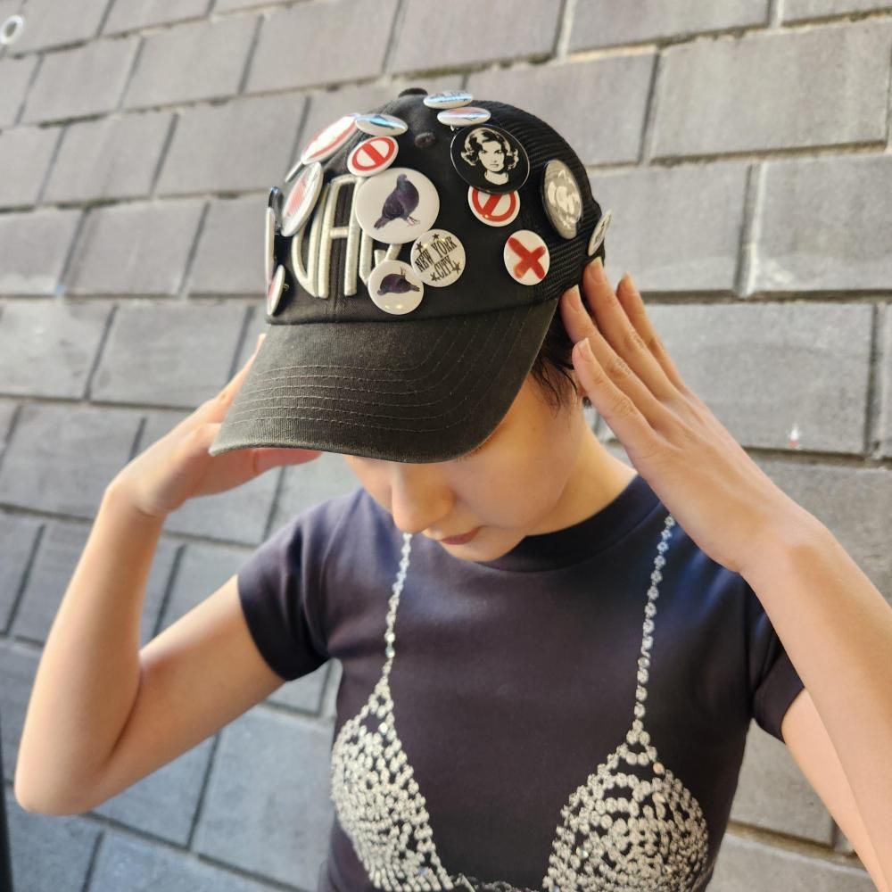 <img class='new_mark_img1' src='https://img.shop-pro.jp/img/new/icons1.gif' style='border:none;display:inline;margin:0px;padding:0px;width:auto;' />VAQUERA BASEBALL HAT WITH PINS WOMEN