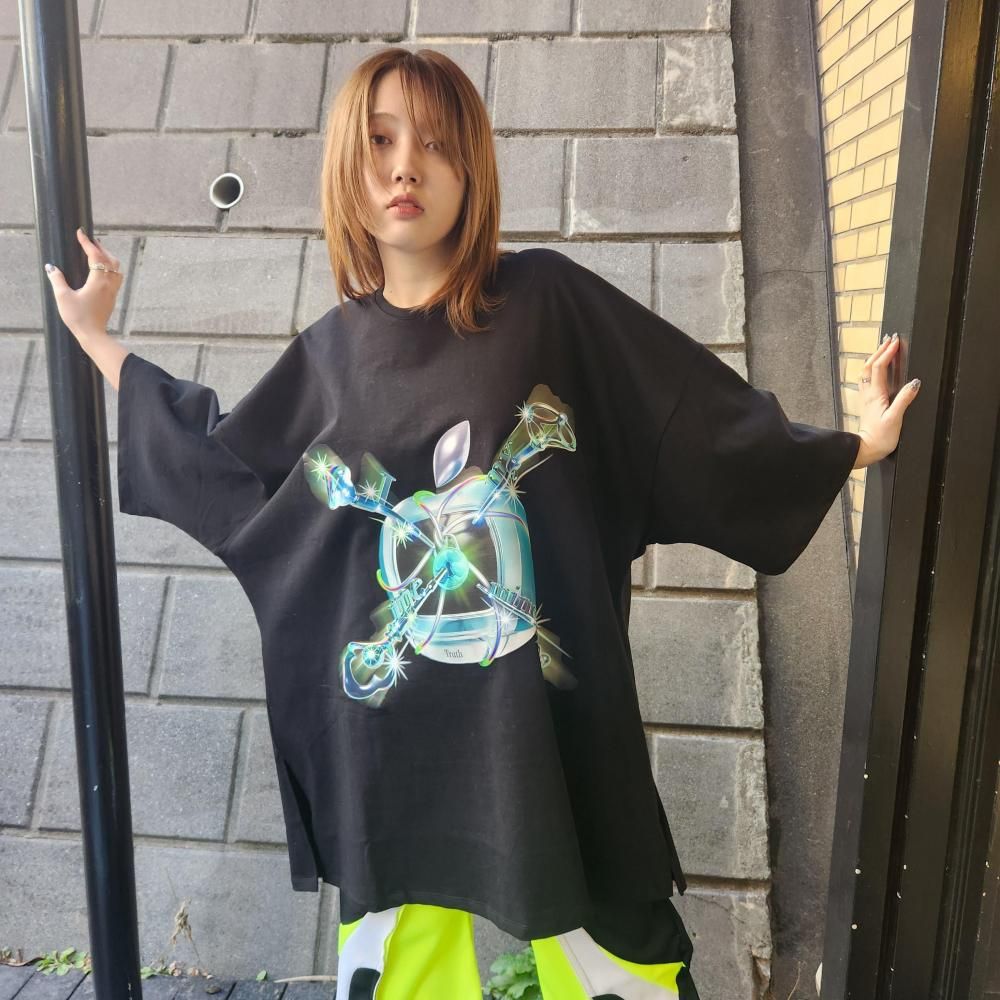 <img class='new_mark_img1' src='https://img.shop-pro.jp/img/new/icons1.gif' style='border:none;display:inline;margin:0px;padding:0px;width:auto;' />BALMUNG Print Big T-Shirt (BLACK