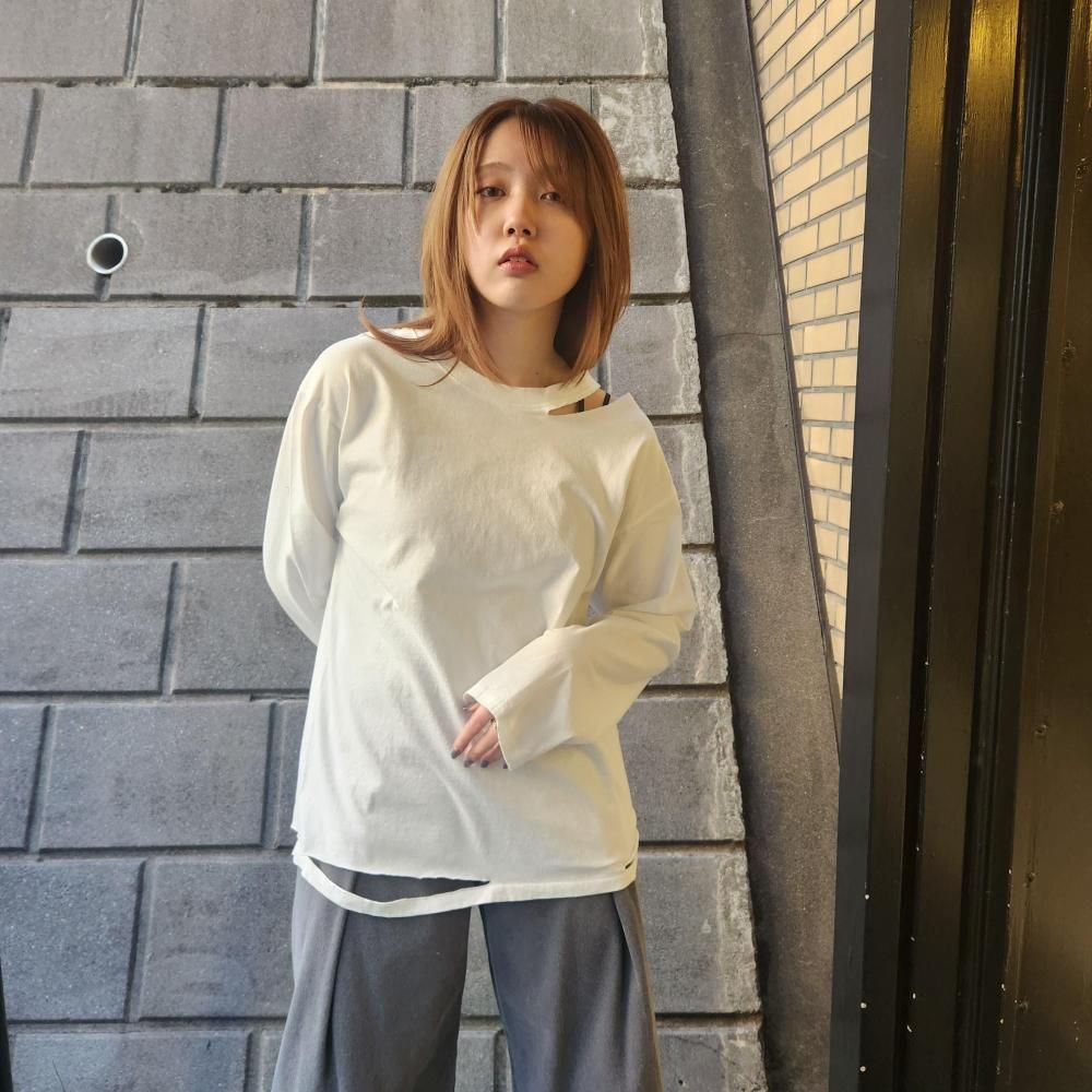 <img class='new_mark_img1' src='https://img.shop-pro.jp/img/new/icons1.gif' style='border:none;display:inline;margin:0px;padding:0px;width:auto;' />provoke cut out long sleeve tee (off white)