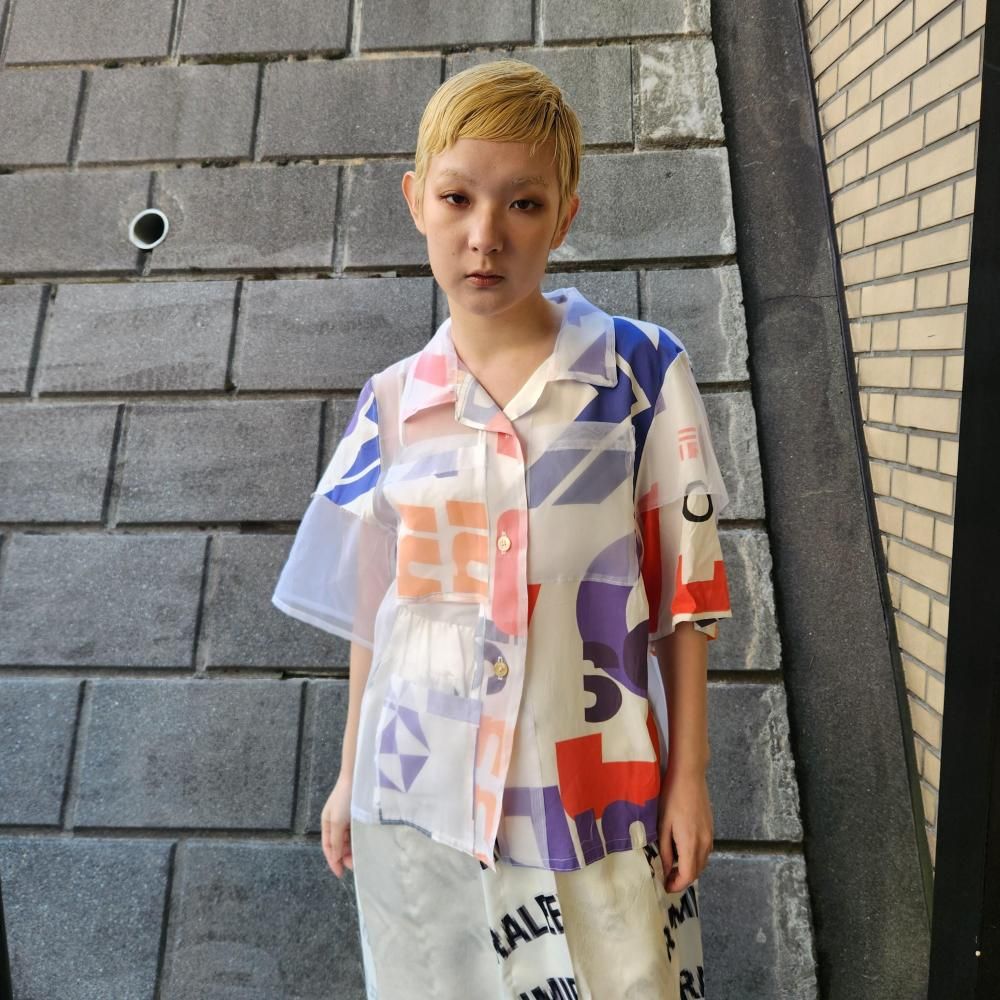 <img class='new_mark_img1' src='https://img.shop-pro.jp/img/new/icons1.gif' style='border:none;display:inline;margin:0px;padding:0px;width:auto;' />VLADIMIR KARALEEV  TEG SHIRT