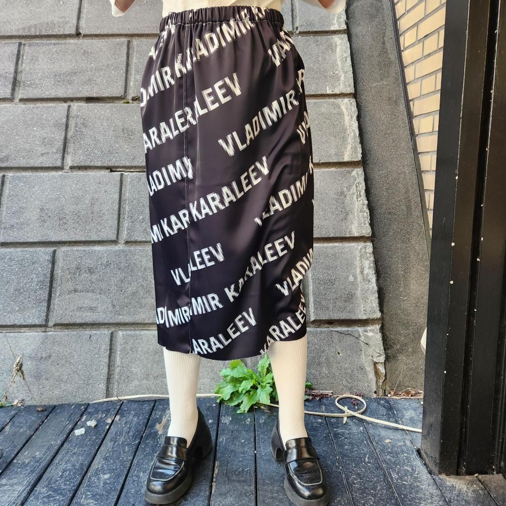 <img class='new_mark_img1' src='https://img.shop-pro.jp/img/new/icons1.gif' style='border:none;display:inline;margin:0px;padding:0px;width:auto;' />VLADIMIR KARALEEV  BASIC SKIRT